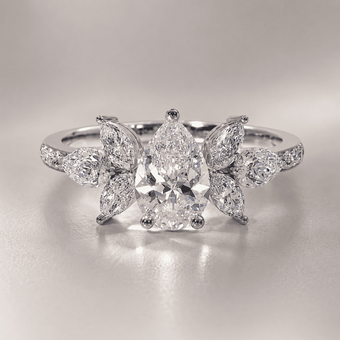 AMOUR Celeste Pear Ring