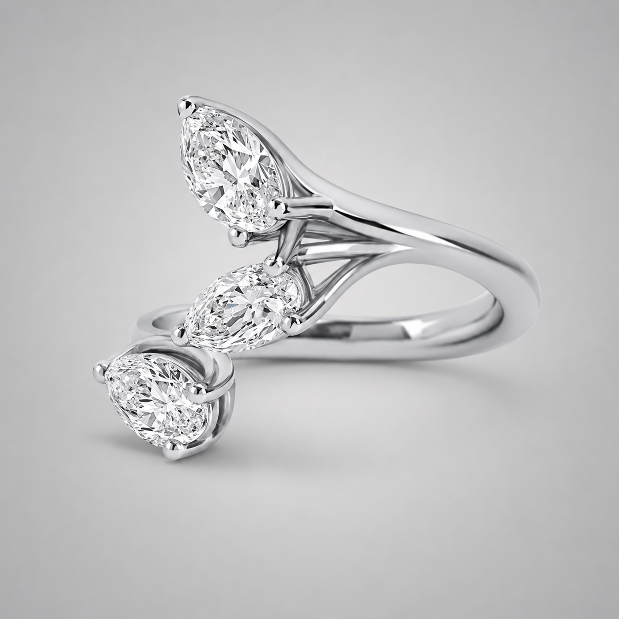 TRINITÉ Ring – Three Pear Diamond Love Ring