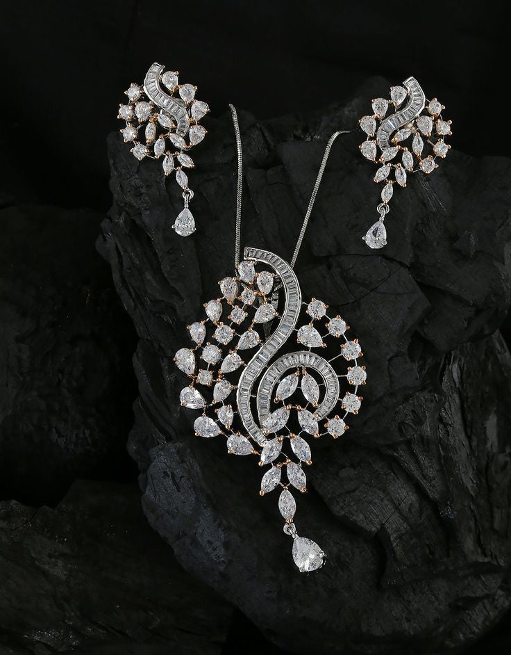 The Gilded Frost Leaf Suite