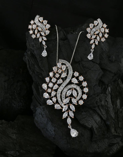 The Gilded Frost Leaf Suite