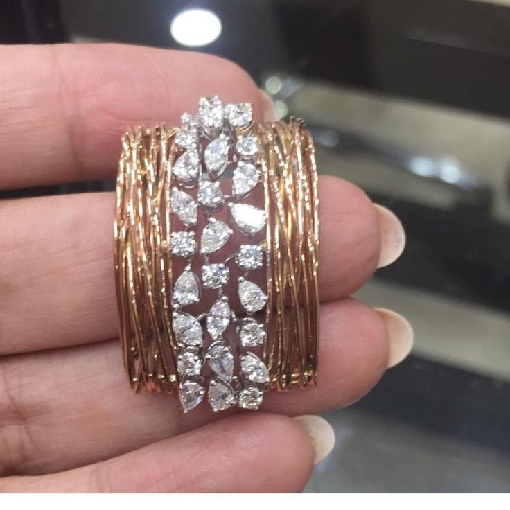 The Golden Nest Diamond Pendant