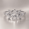 AMOUR Celeste Pear Ring