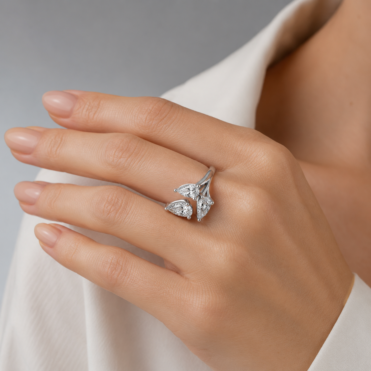 TRINITÉ Ring – Three Pear Diamond Love Ring