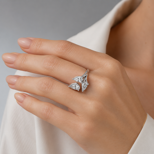 TRINITÉ Ring – Three Pear Diamond Love Ring
